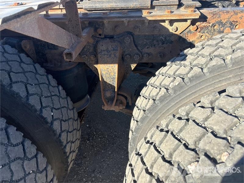 Western Star 4900SA 6x4 T/A Sleeper Truck Tractor Седельные тягачи