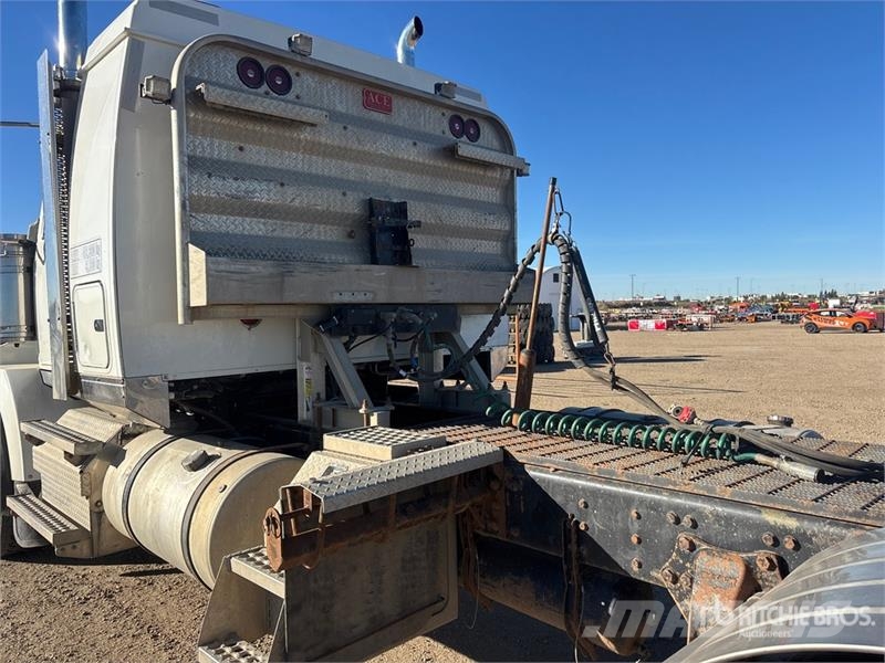Western Star 4900SA 6x4 T/A Sleeper Truck Tractor Седельные тягачи