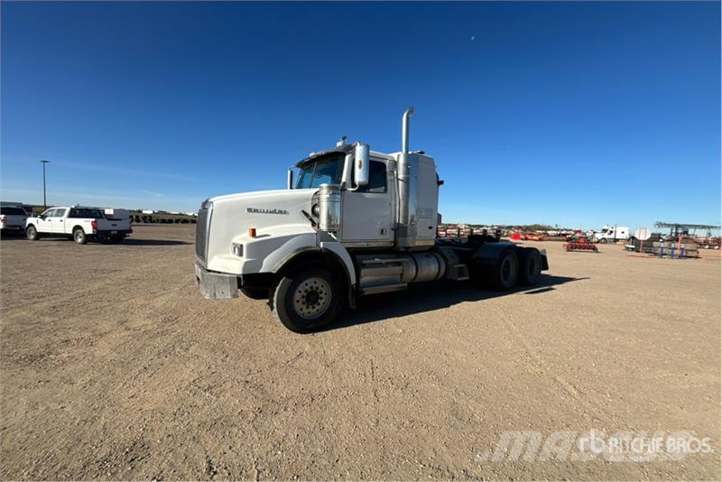Western Star 4900SA 6x4 T/A Sleeper Truck Tractor Седельные тягачи