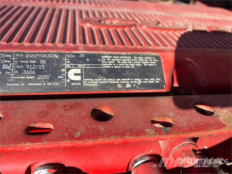 Western Star 4900SA 6x4 T/A Sleeper Truck Tractor Седельные тягачи