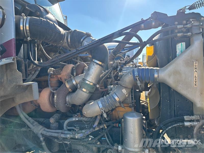 Western Star 4900SA 8x6 Tri/A Sleeper Truck Tractor Naudoti vilkikai