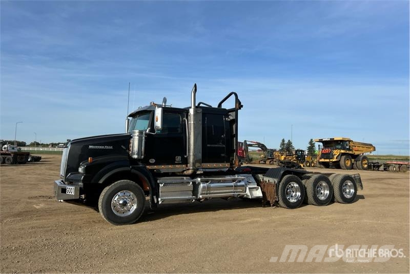 Western Star 4900SA 8x6 Logging Tri/A Sleeper Truck Tractor Prime Movers