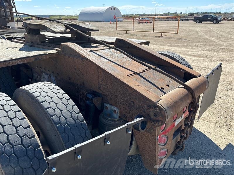 Western Star 4900SA 8x6 Sleeper Winch Truck Hinausautot