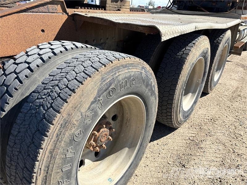 Western Star 4900SA 8x6 Sleeper Winch Truck Hinausautot