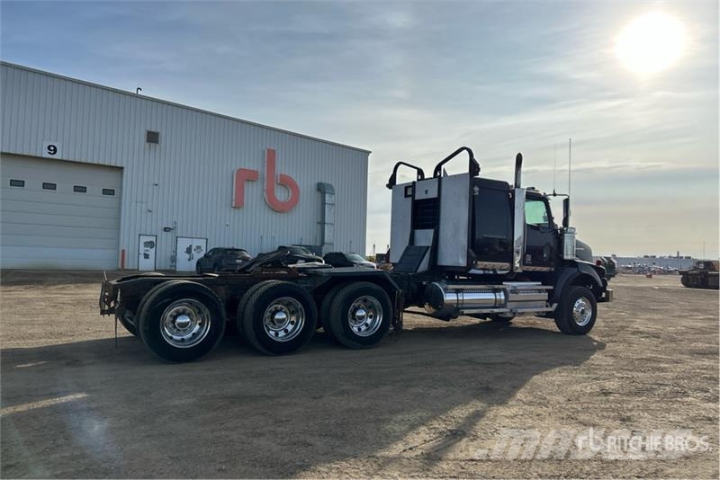 Western Star 4900SA 8x6 Logging Tri/A Sleeper Truck Tractor Prime Movers
