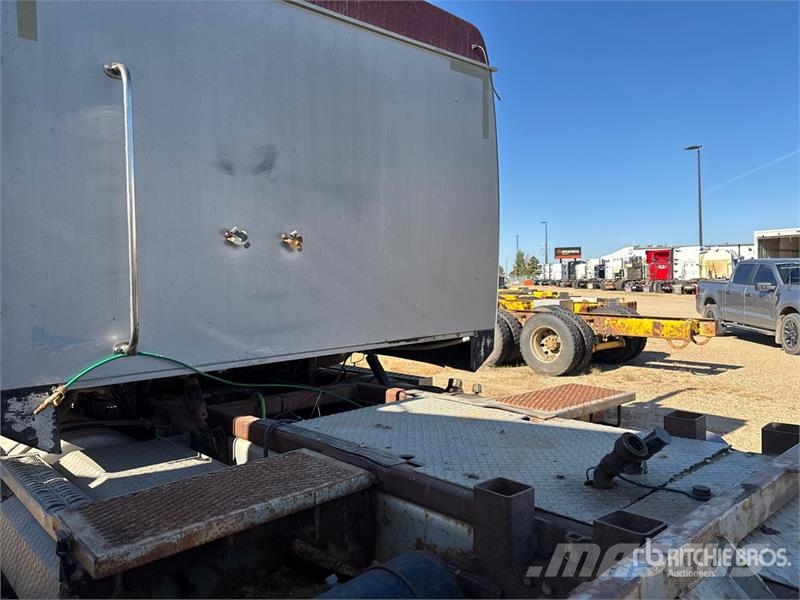 Western Star 4900SA 8x6 Tri/A Sleeper Truck Tractor Naudoti vilkikai