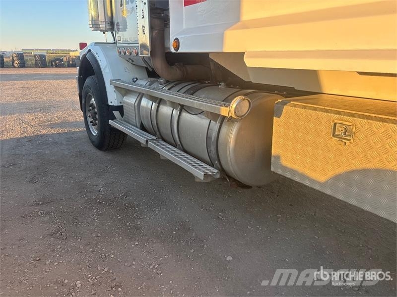Western Star 4900SA 8x6 Tri/A Dump Truck Sora- ja kippiautot