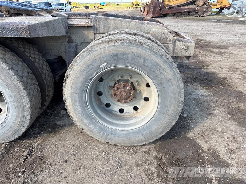Western Star 4900SA 8x6 Sleeper Winch Truck Vehículos de reciclaje