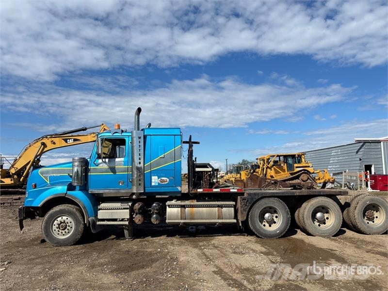 Western Star 4900SA 8x6 Sleeper Winch Truck Vehículos de reciclaje
