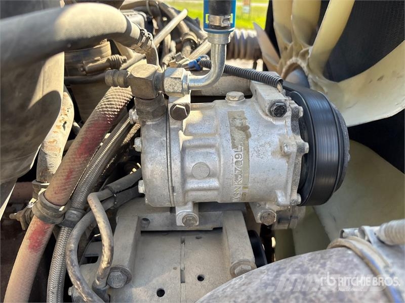 Western Star 4900SA 8x6 Sleeper Winch Truck Vehículos de reciclaje