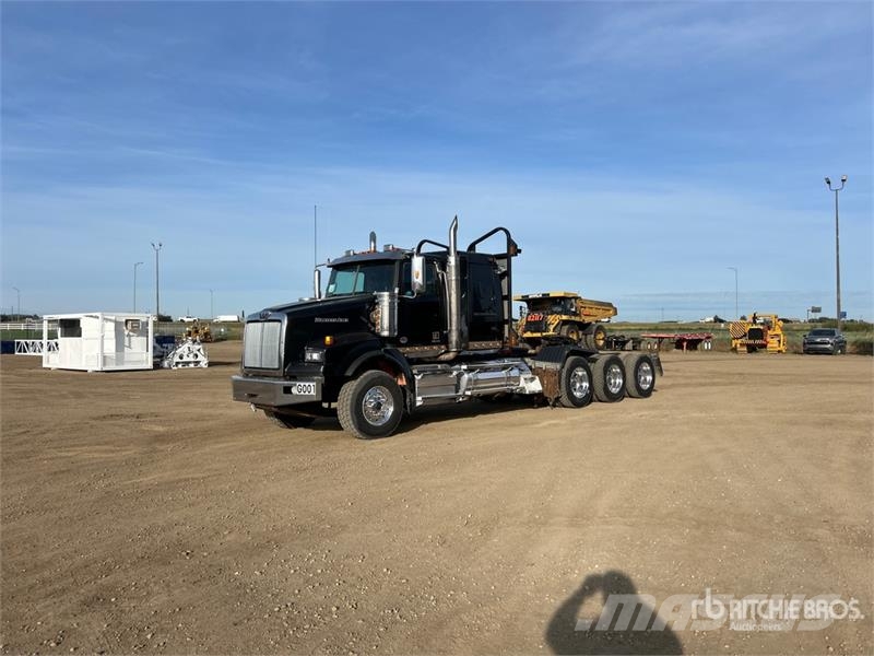 Western Star 4900SA 8x6 Logging Tri/A Sleeper Truck Tractor Prime Movers