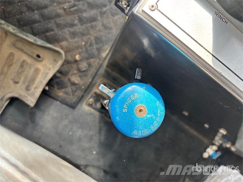 Western Star 4900SA 8x6 Sleeper Winch Truck مركبات إصلاح الأعطال