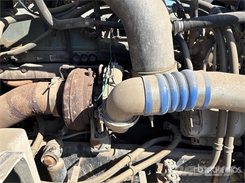 Western Star 4900SA 8x6 Sleeper Winch Truck Hinausautot