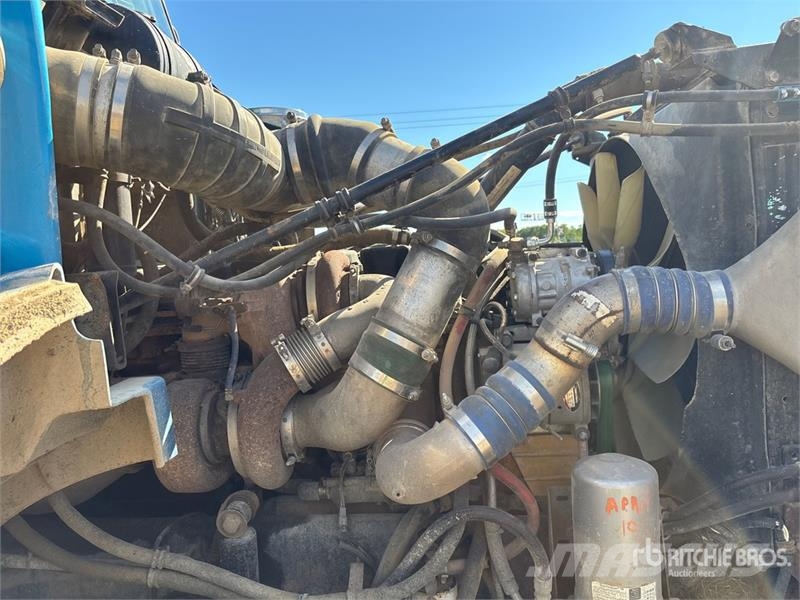 Western Star 4900SA 8x6 Sleeper Winch Truck Vehículos de reciclaje
