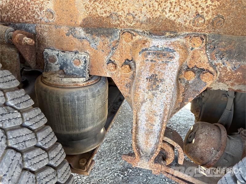 Western Star 4900SA 8x6 Sleeper Winch Truck Hinausautot