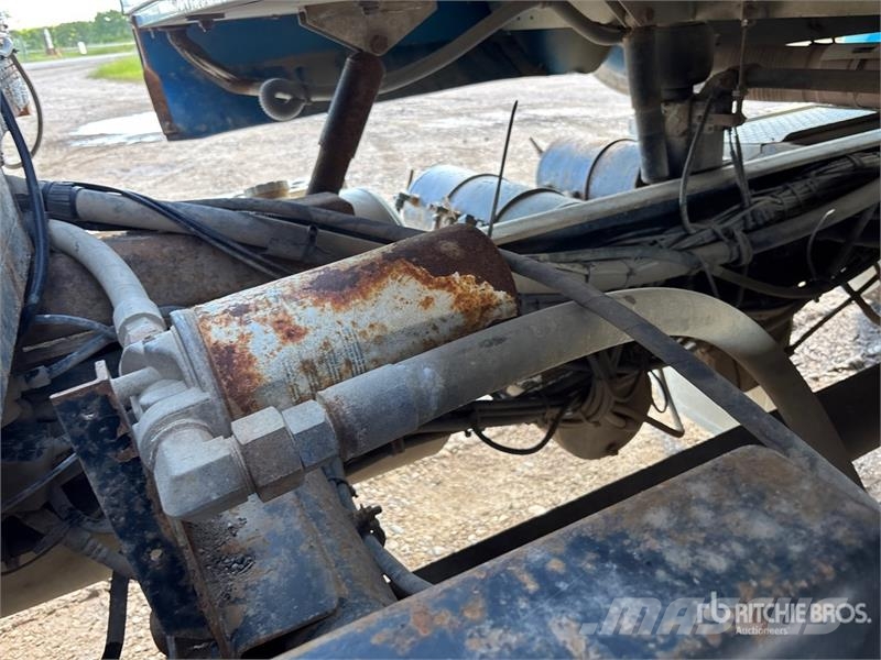 Western Star 4900SA 8x6 Sleeper Winch Truck Vehículos de reciclaje