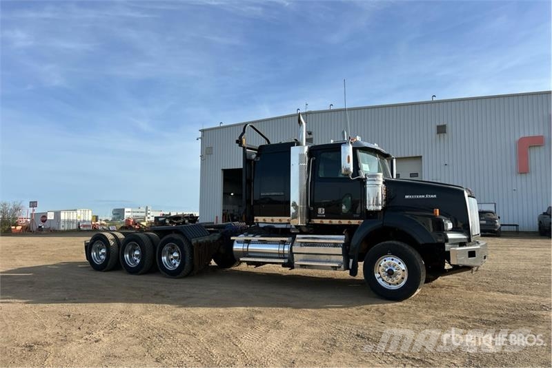 Western Star 4900SA 8x6 Logging Tri/A Sleeper Truck Tractor Prime Movers