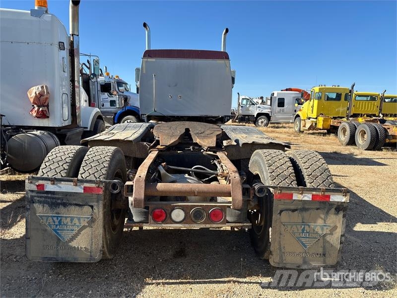 Western Star 4900SA 8x6 Tri/A Sleeper Truck Tractor Naudoti vilkikai