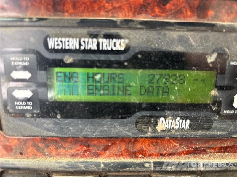 Western Star 4900SA 8x6 Sleeper Winch Truck مركبات إصلاح الأعطال
