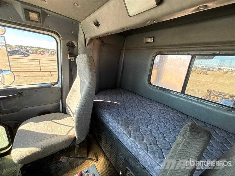 Western Star 4900SA 8x6 Sleeper Winch Truck Hinausautot