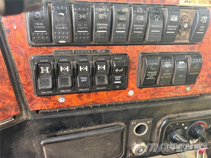 Western Star 4900SA 8x6 Flushby Tanker Truck (Inoperable) Camiões-cisterna