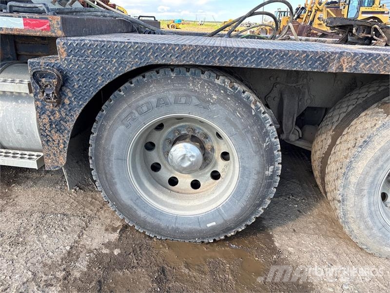 Western Star 4900SA 8x6 Sleeper Winch Truck Vehículos de reciclaje