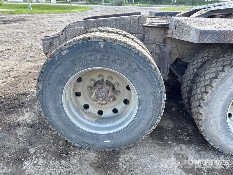 Western Star 4900SA 8x6 Sleeper Winch Truck Vehículos de reciclaje