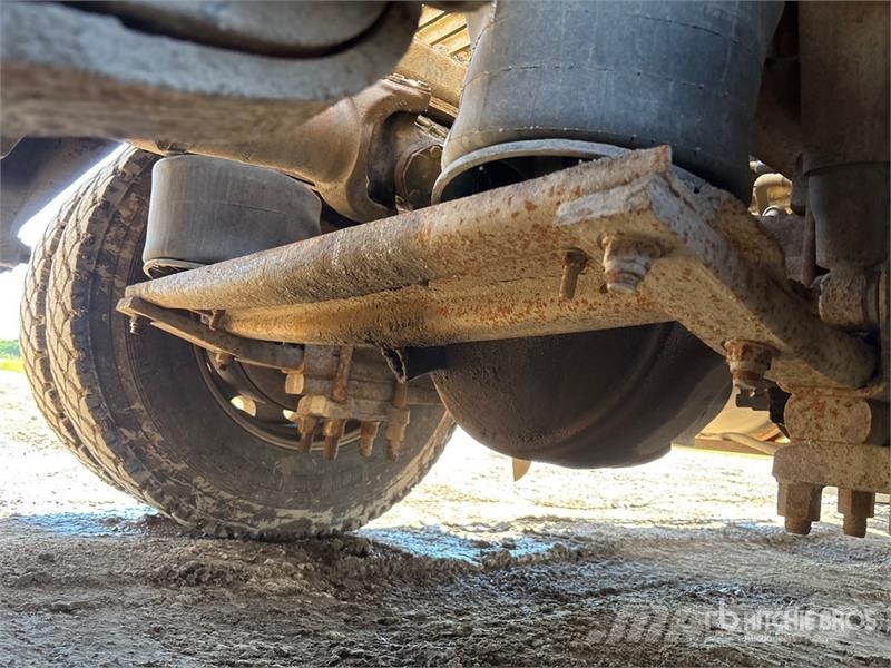 Western Star 4900SA 8x6 Sleeper Winch Truck Vehículos de reciclaje