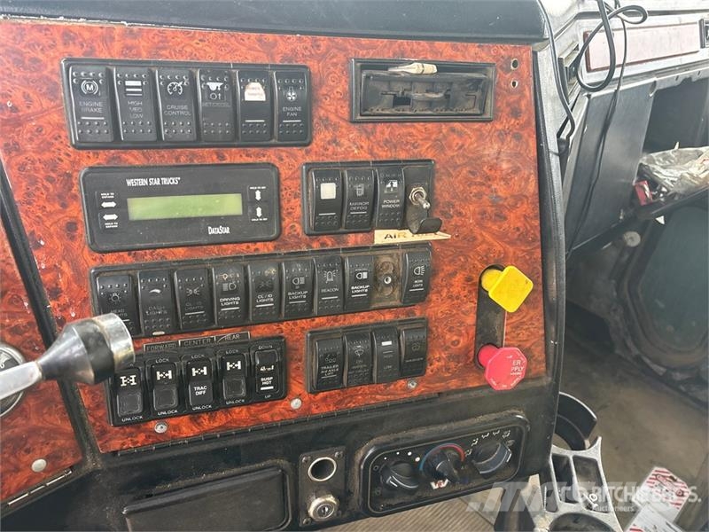 Western Star 4900SA 8x6 Flushby Tanker Truck (Inoperable) Camiões-cisterna