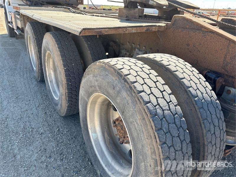Western Star 4900SA 8x6 Sleeper Winch Truck Hinausautot