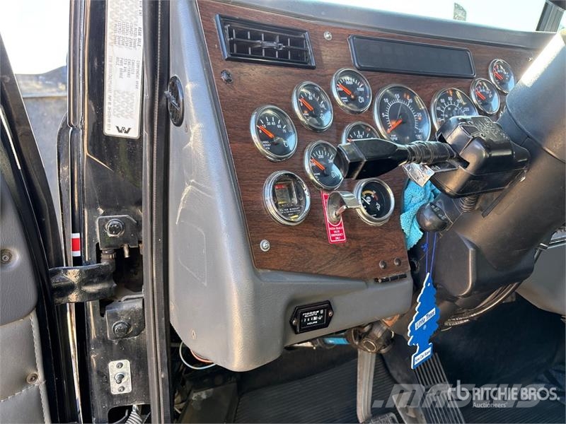 Western Star 4900SA 8x6 Sleeper Winch Truck Evakuators ar manipulatoru