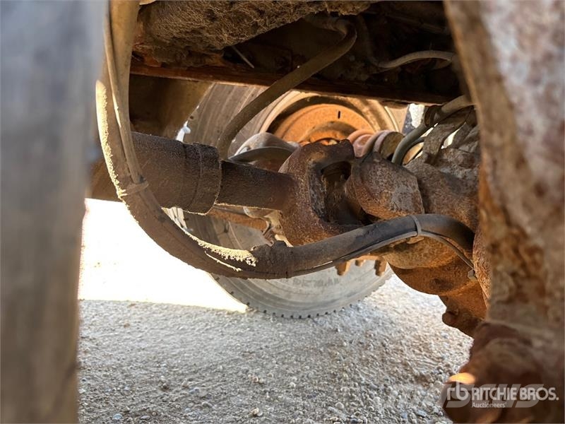 Western Star 4900SA 8x6 Sleeper Winch Truck Hinausautot