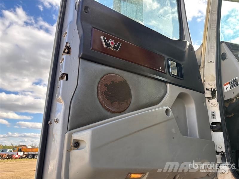 Western Star 4900SA 8x6 Sleeper Winch Truck مركبات إصلاح الأعطال