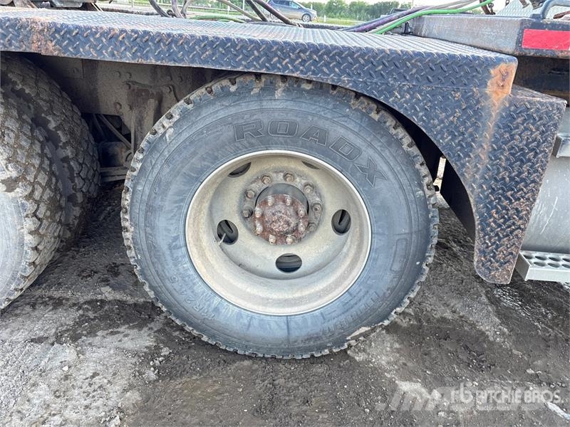 Western Star 4900SA 8x6 Sleeper Winch Truck Vehículos de reciclaje