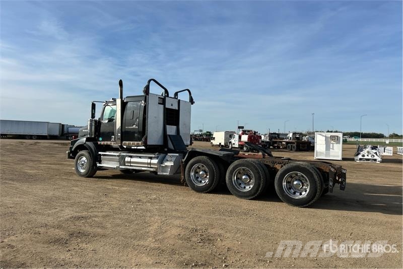 Western Star 4900SA 8x6 Logging Tri/A Sleeper Truck Tractor Prime Movers
