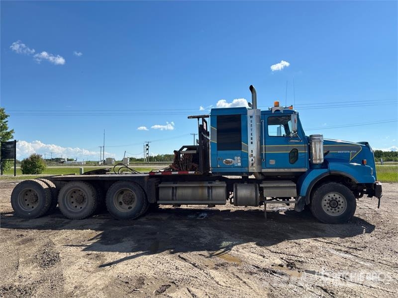 Western Star 4900SA 8x6 Sleeper Winch Truck Vehículos de reciclaje