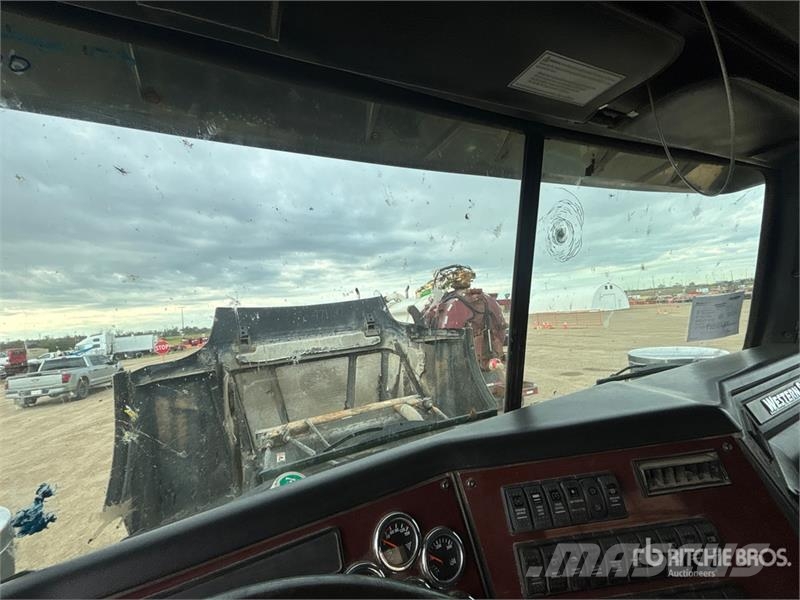 Western Star 4900SA 8x6 Logging Tri/A Sleeper Truck Tractor Dragbilar