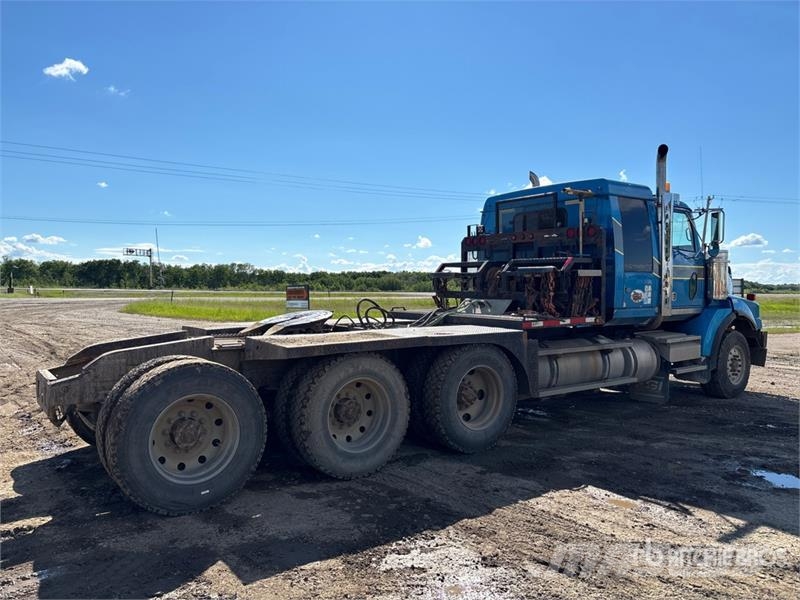 Western Star 4900SA 8x6 Sleeper Winch Truck Vehículos de reciclaje