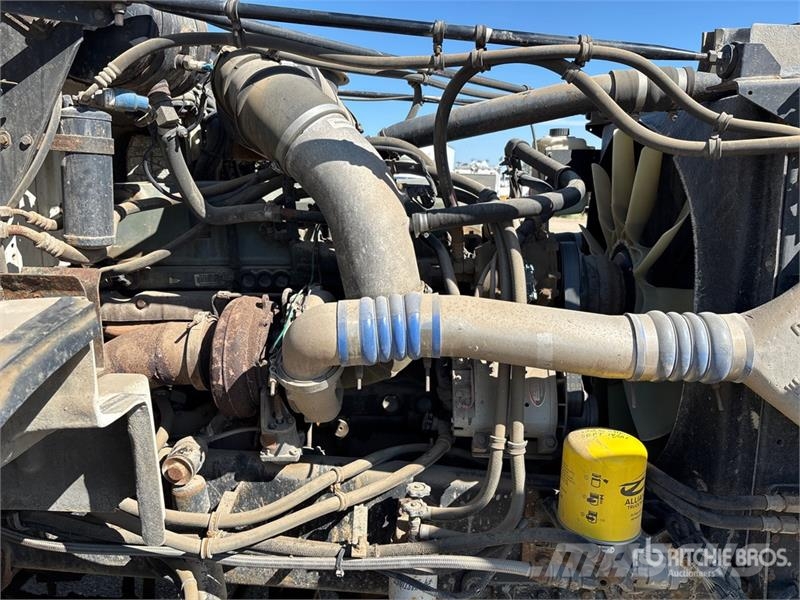 Western Star 4900SA 8x6 Sleeper Winch Truck Hinausautot