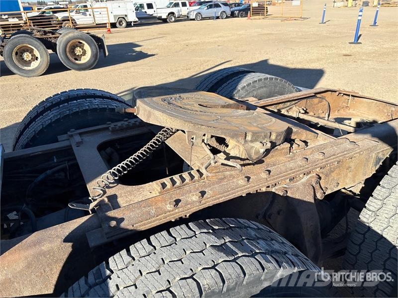 Western Star 4900SA T/A Sleeper Truck Tractor Naudoti vilkikai