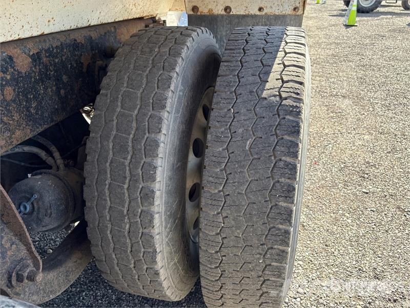 Western Star 4900SB 6x4 T/A Dump Truck Wywrotki