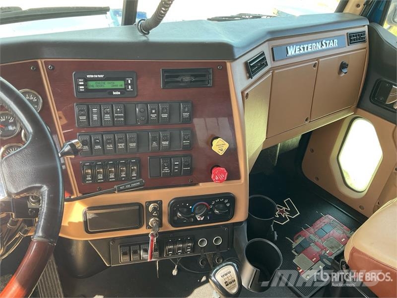 Western Star 4900SB 6x4 Sleeper Winch Truck Hinausautot