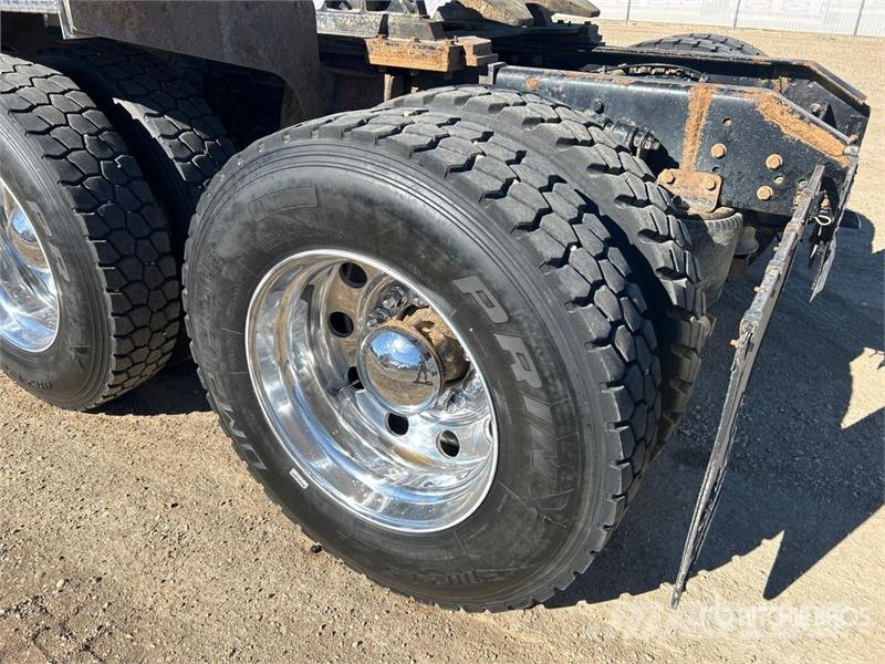 Western Star 4900SB 8x6 Tri/A Day Cab Truck Tractor 트랙터 유닛