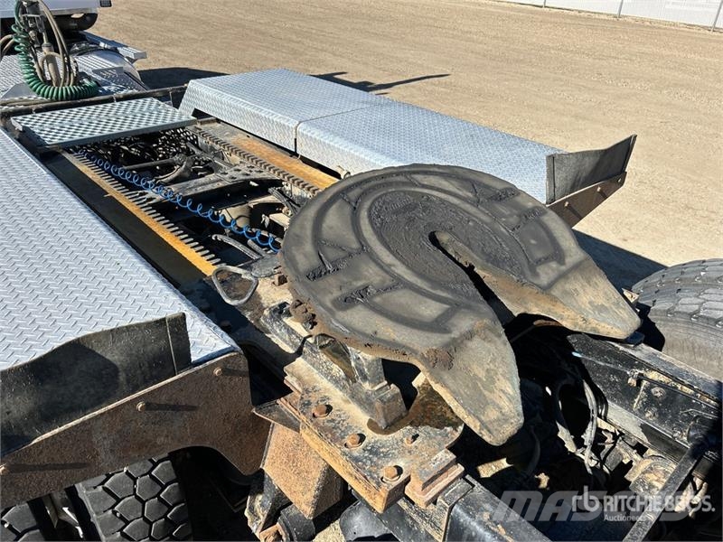 Western Star 4900SB 8x6 Tri/A Day Cab Truck Tractor 트랙터 유닛