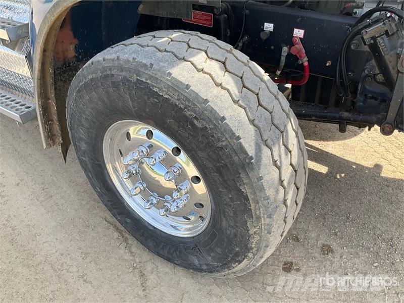 Western Star 4900SB 8x6 Sleeper Winch Truck Hinausautot