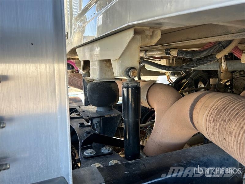 Western Star 4900SB 8x6 Tri/A Day Cab Truck Tractor 트랙터 유닛