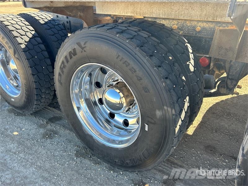 Western Star 4900SB 8x6 Tri/A Day Cab Truck Tractor 트랙터 유닛