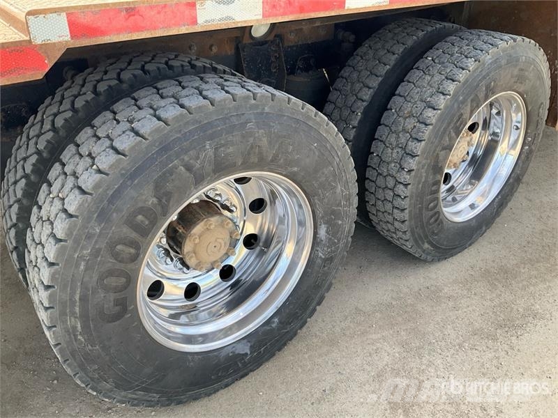 Western Star 4900SB 8x6 Sleeper Winch Truck Hinausautot