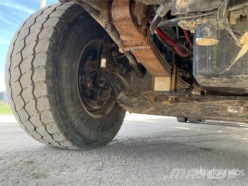 Western Star 4900SB 8x6 Sleeper Winch Truck Hinausautot
