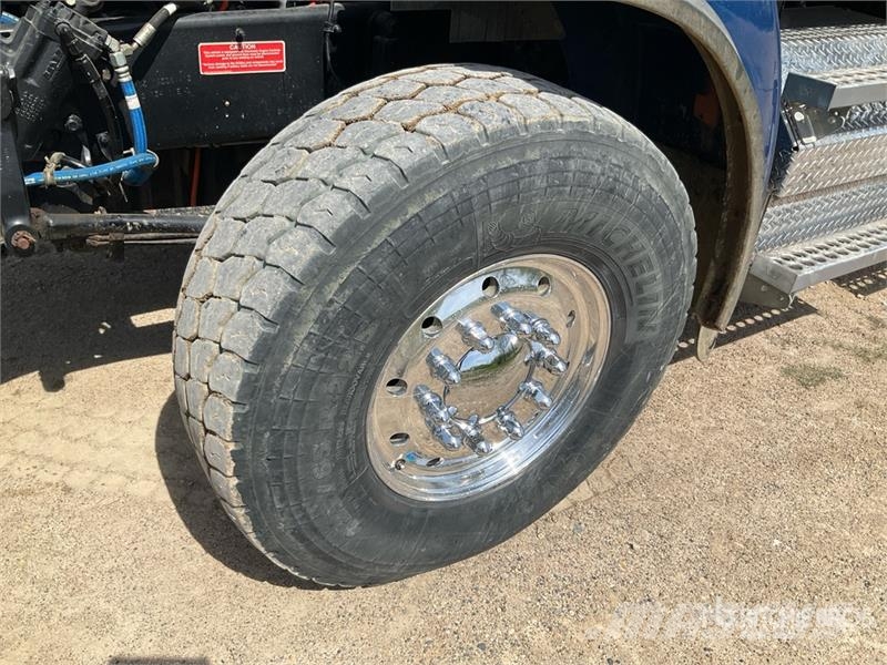 Western Star 4900SB 8x6 Sleeper Winch Truck Hinausautot